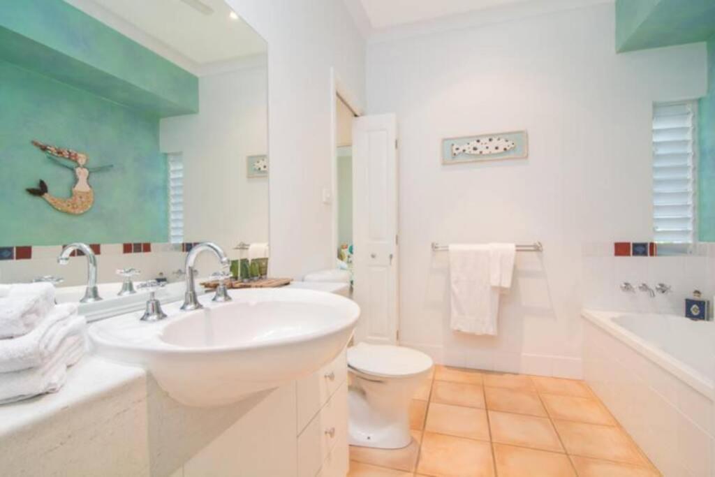 Beauty Tiny Walk To Sea Port Douglas Exterior foto